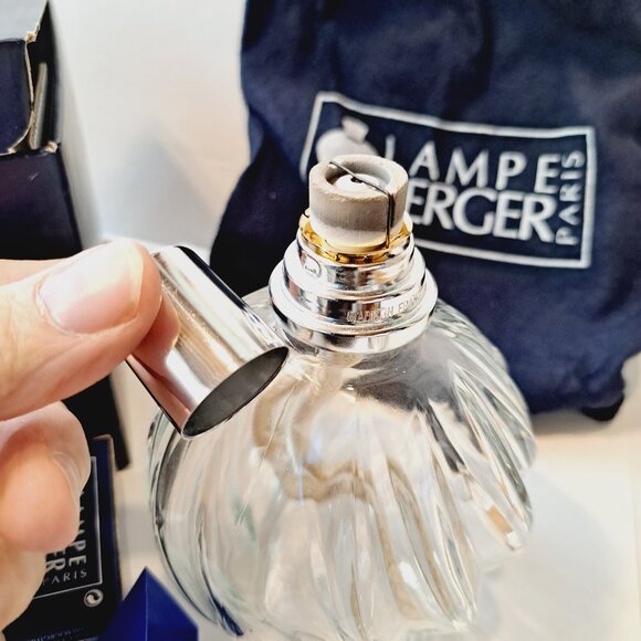 LAMPE BERGER Swirl Ribbed Clear Glass Fragrance Lamp w/Wick Cap & Crown in box - Picture 4 of 11